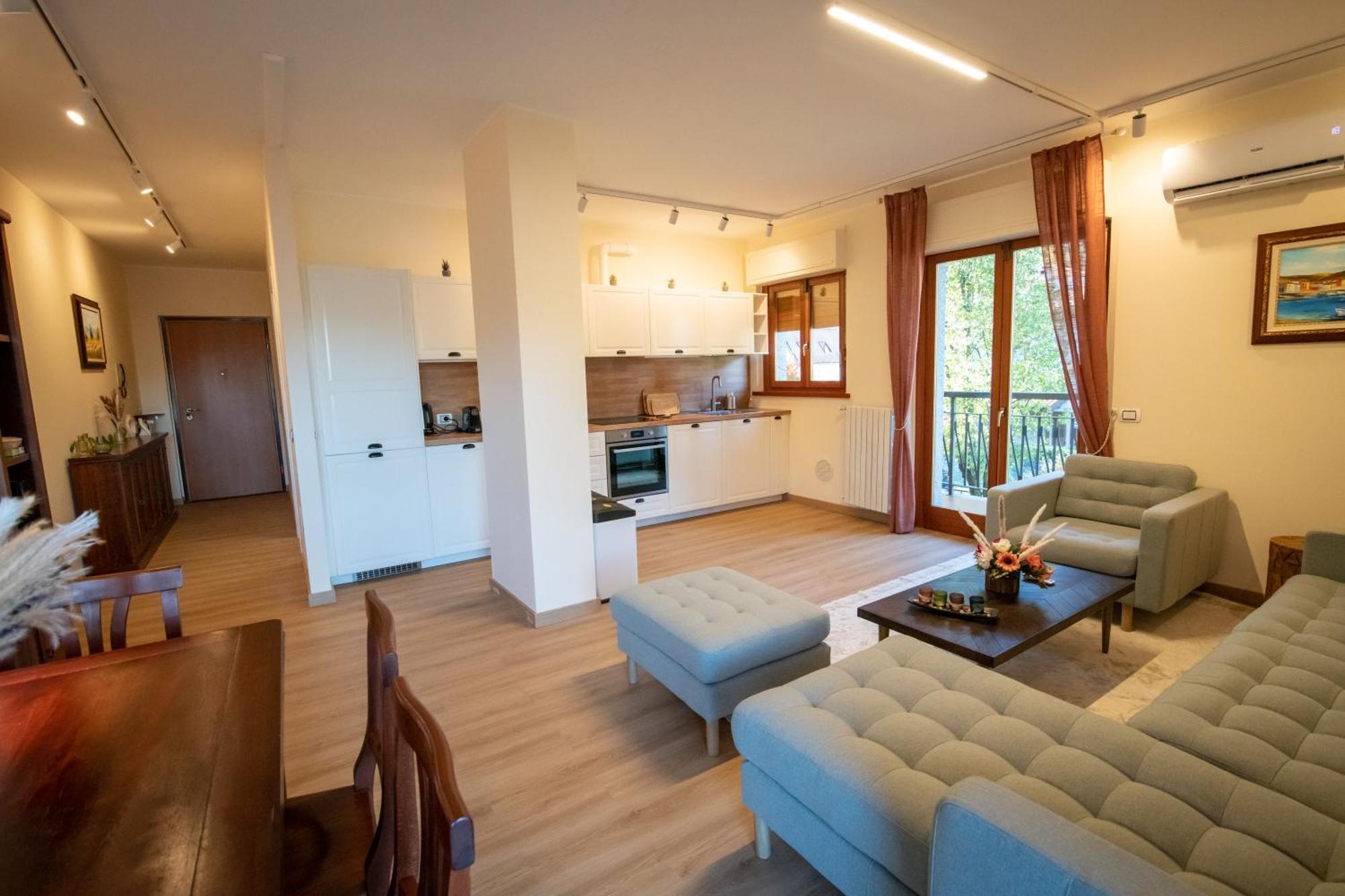 Residenza Lago Sereno Porto Ceresio Eksteriør billede