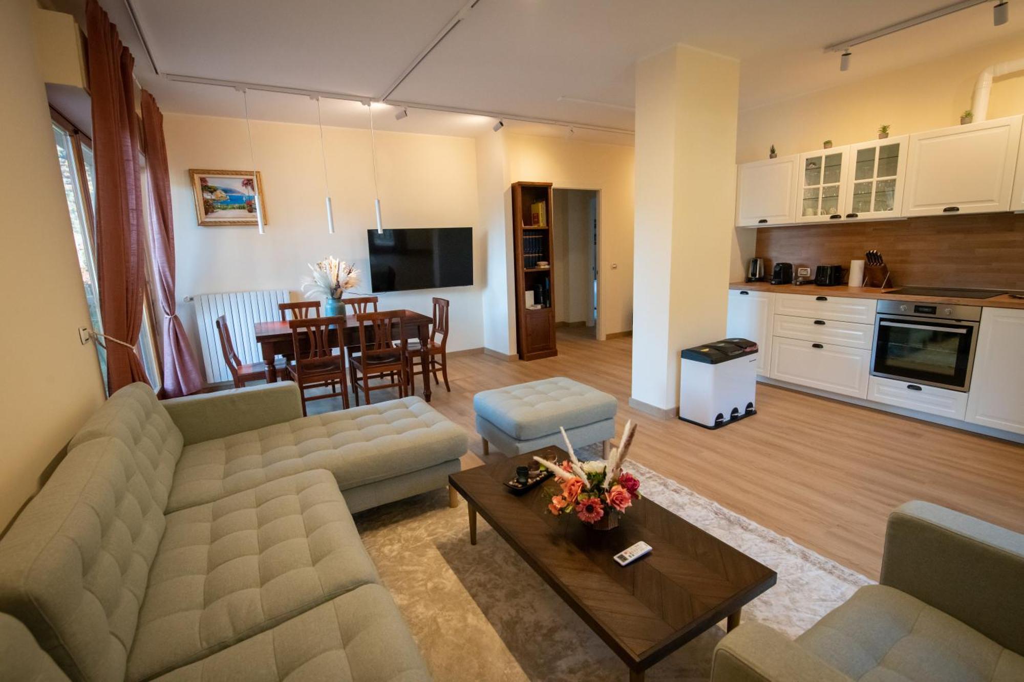 Residenza Lago Sereno Porto Ceresio Eksteriør billede