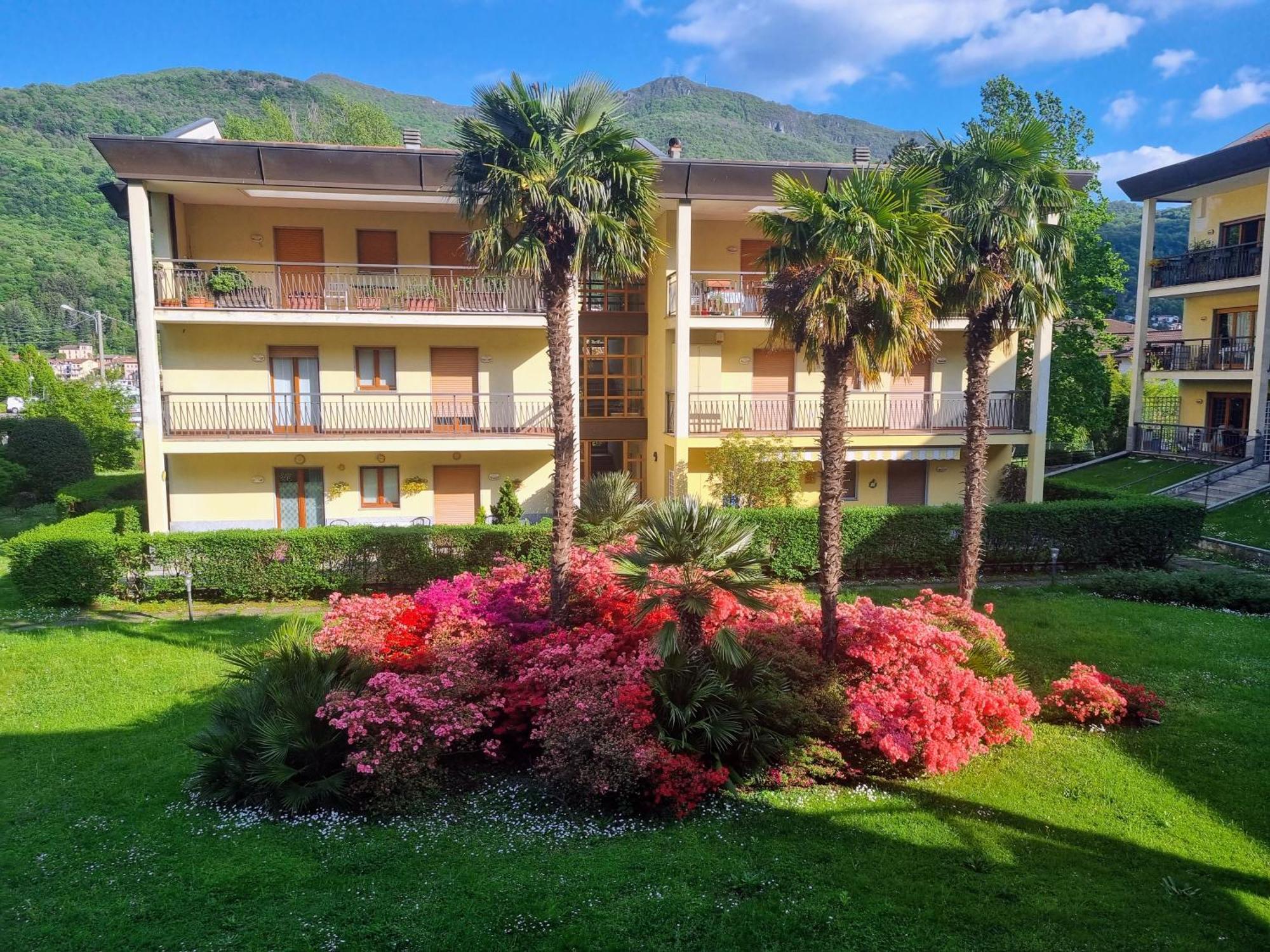 Residenza Lago Sereno Porto Ceresio Eksteriør billede