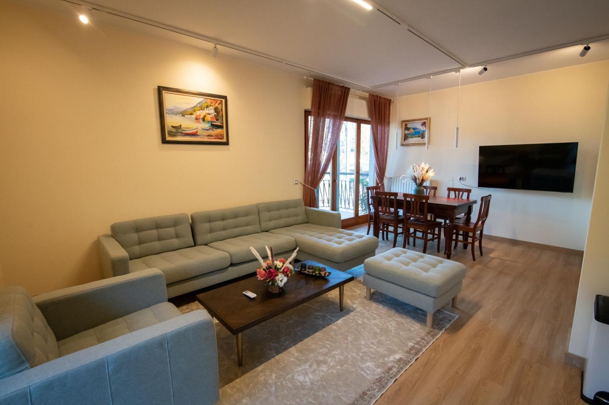 Residenza Lago Sereno Porto Ceresio Eksteriør billede